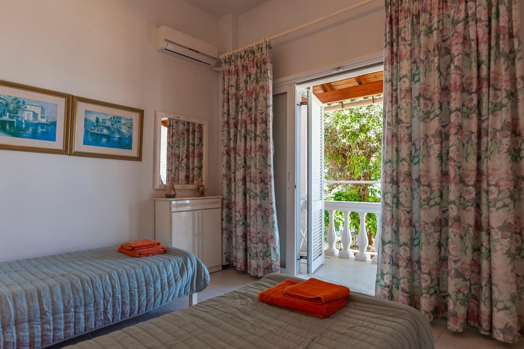 Anna Apartments Boukari Mpoukaris Extérieur photo