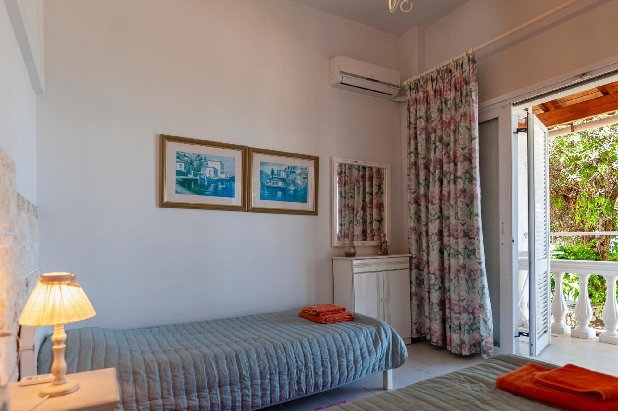 Anna Apartments Boukari Mpoukaris Extérieur photo